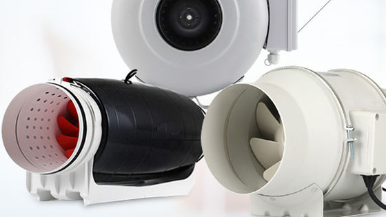 Ventilador de escape de banheiro de plástico quadrado montado na parede com rede de louve e design de fluxo axial